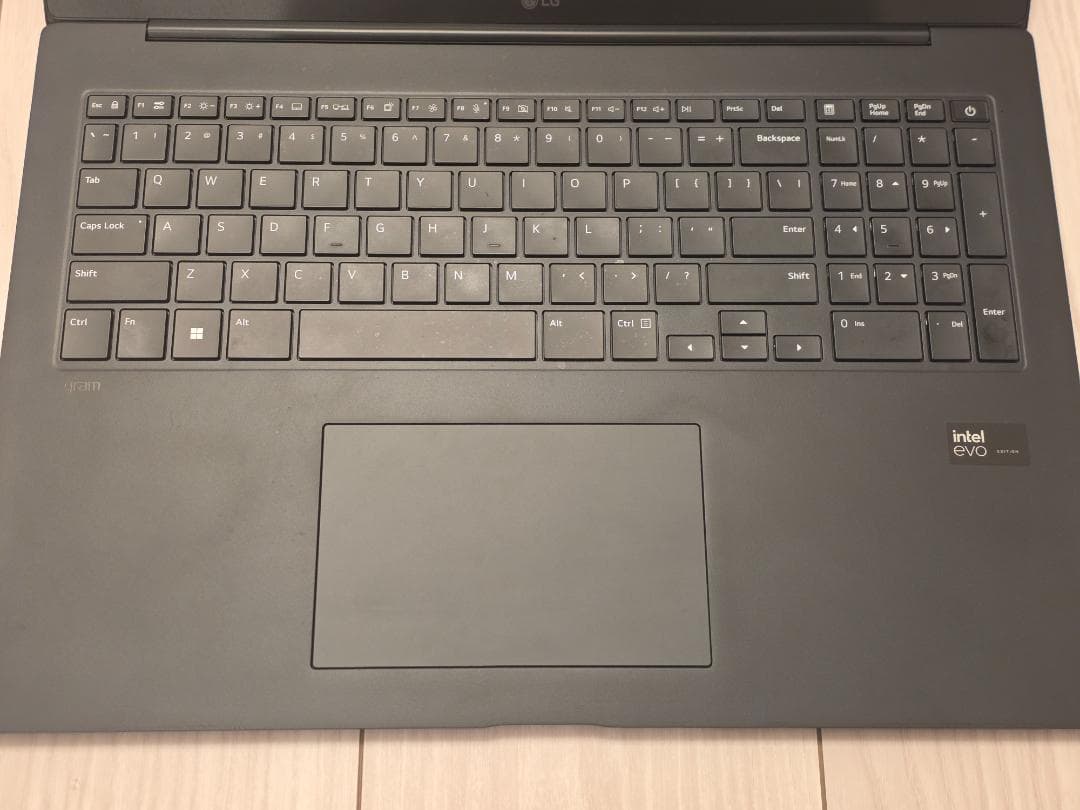 LG gram 17インチ ノートPC Ultra 7／32GB／1TB