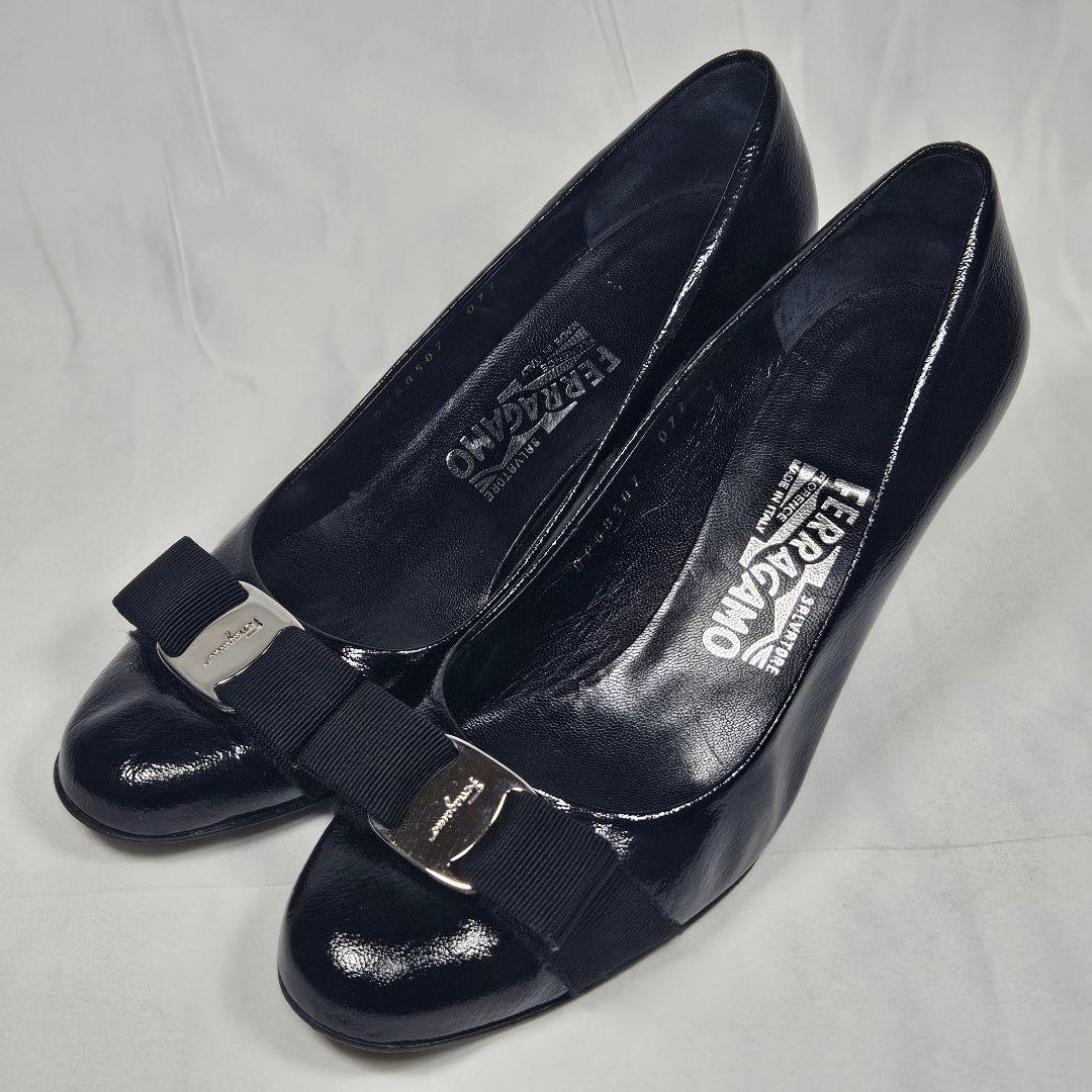 Salvatore Ferragamo ヴァラ リボン ブラックパテントレザー 楽天市場】【バッグ】Salvatore Ferragamo サルヴァトーレ フェラガモ