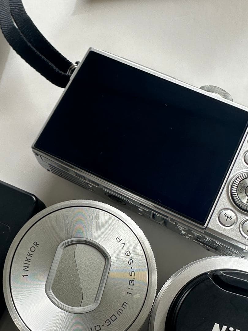 Nikon 1 J5 ミラーレスカメラ ダブルレンズキット