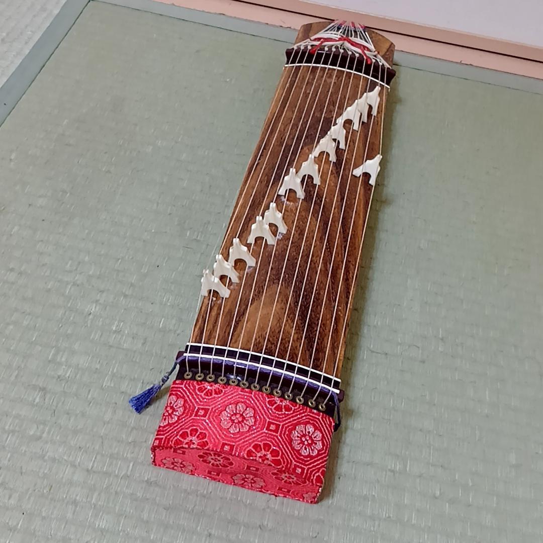 短箏 短琴 ミニ琴 二尺琴 13弦 和楽器 弦楽器 琴柱 布製