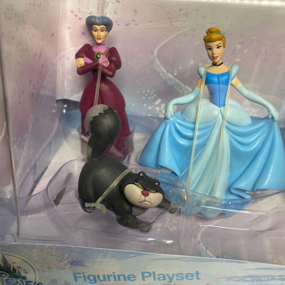 新品未使用】ディズニーストア シンデレラ フィギュア ディズニー