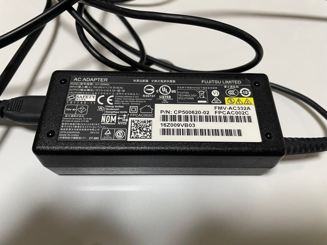 Fujitsu ノートPC ホワイト LIFEBOOK AH53/A3