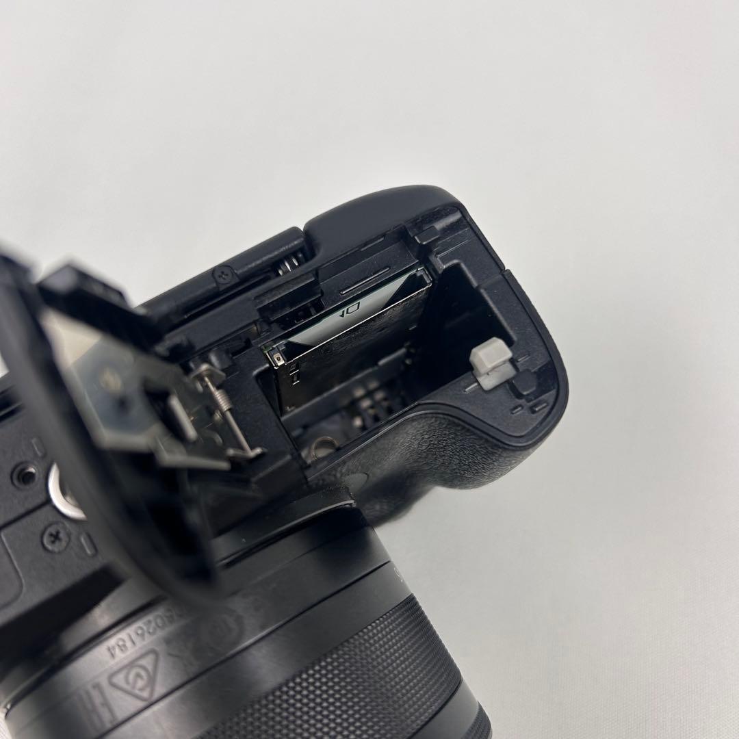 【人気】Canon EOS M3 ダブルレンズキット 22mm単焦点レンズ付き