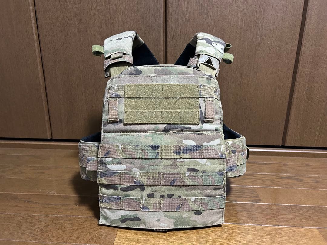 Cork Gear製　AVS プレートキャリア　マルチカム Cork Gear製AVS プレートキャリアマルチカム