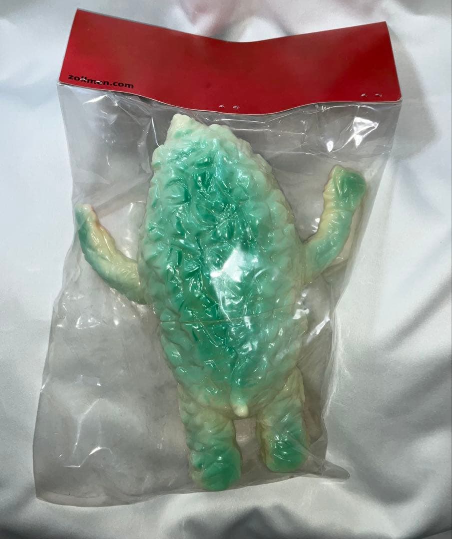 ゾルメン ズドン グロー 蓄光 新品 ソフビ ZUDON GID ZOLLMEN - メルカリ