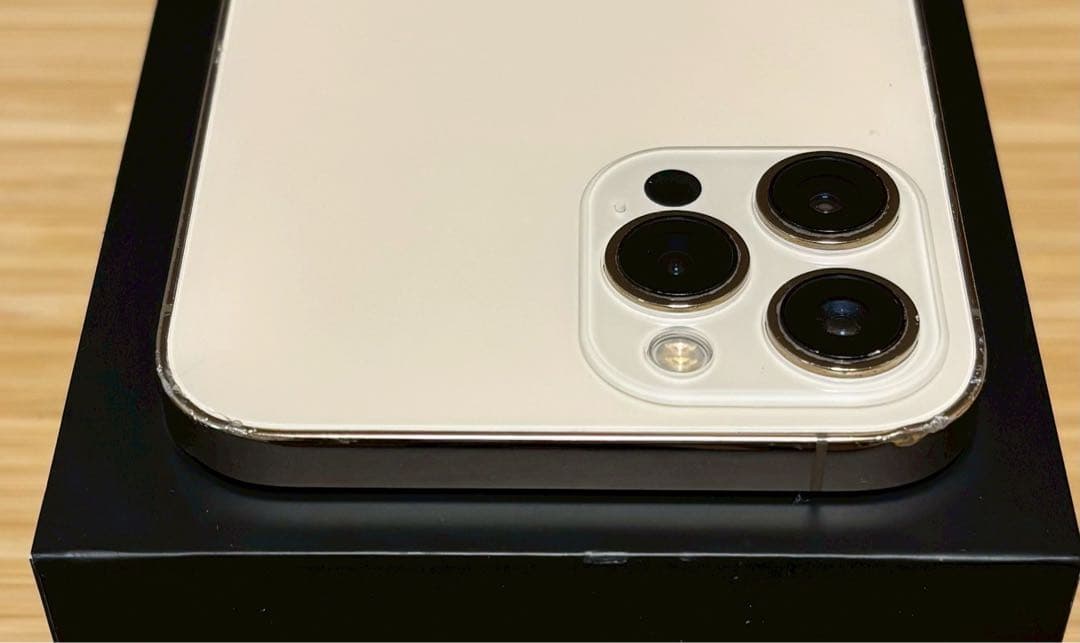 【美品】iPhone 12 PRO MAX 256GB ゴールド　新品バッテリー
