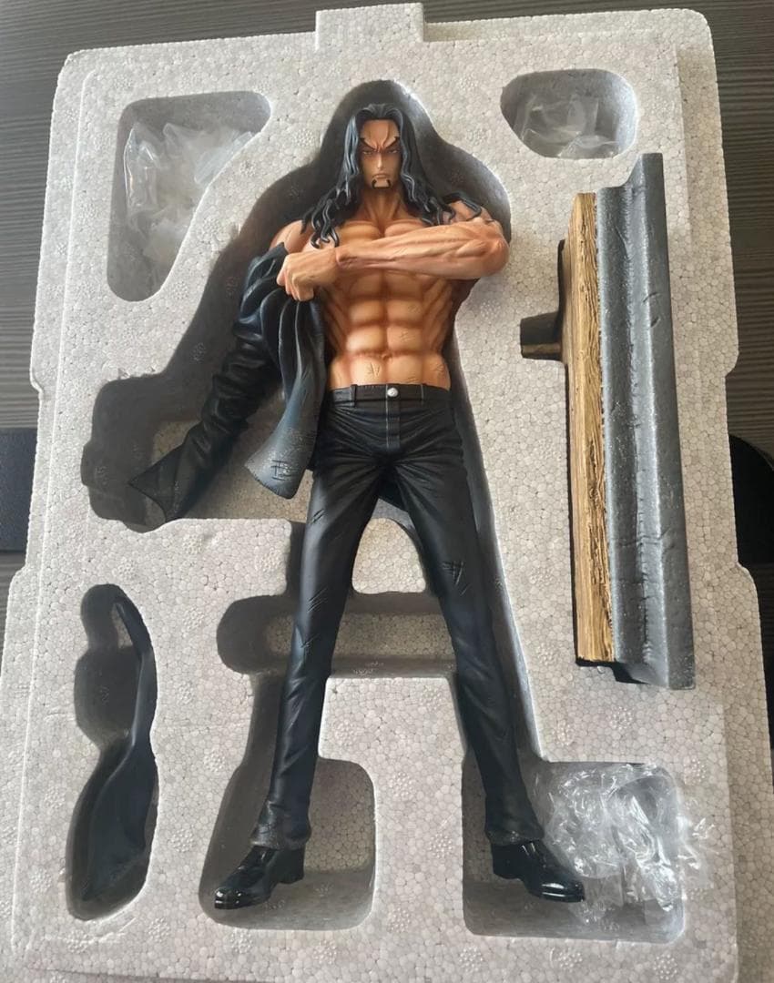 ワンピースBrain-Holeロブ・ルッチ Bガレージキットスタチュー