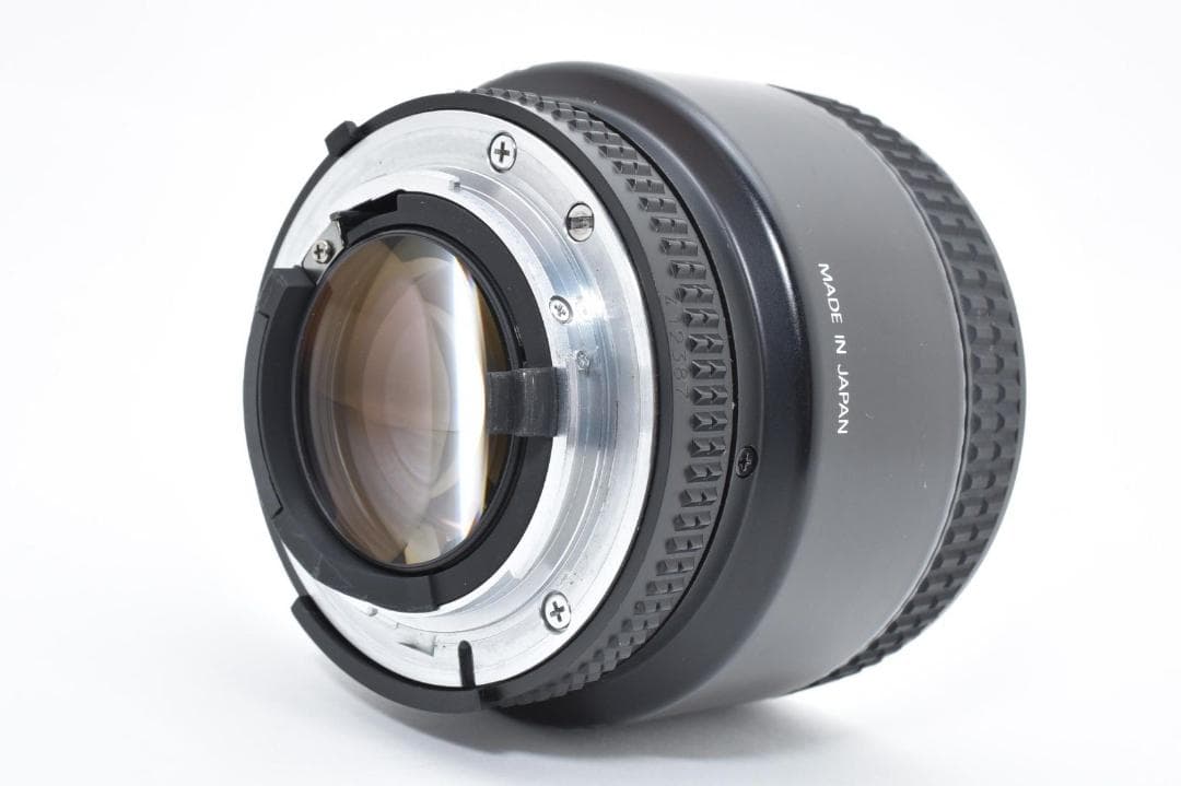 【美品】 NIKON AF Nikkor 85mm f/1.8D 単焦点レンズ