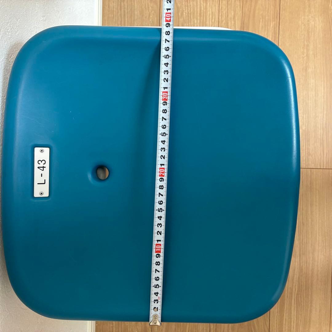 旧国立競技場のイス(スツール仕様) KOKURITSU-STOOL-56 - メルカリ