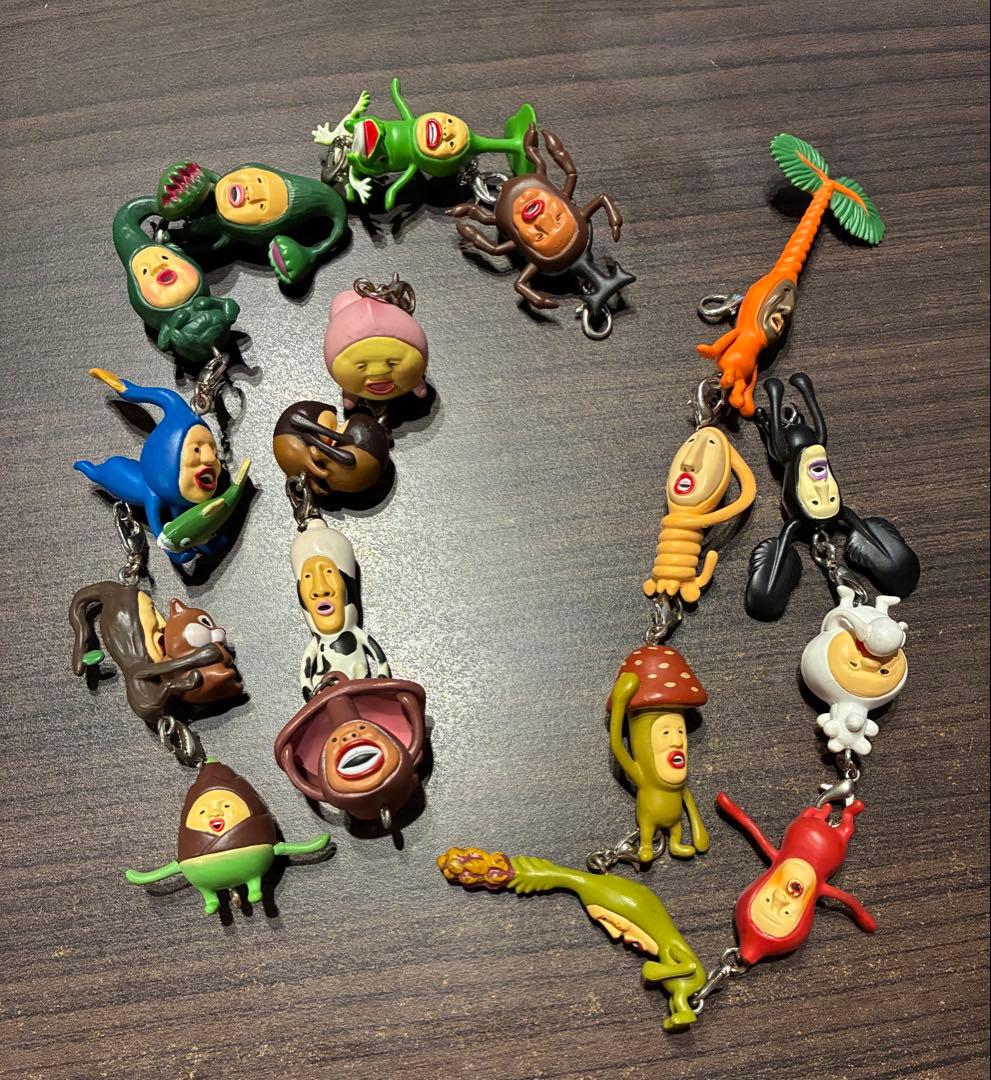 18点　初期 こびとづかん　つながるマスコット　チャーム　キーホルダー　セット こびとづかん トレーディング つながる！3連チャームキーホルダー 全8