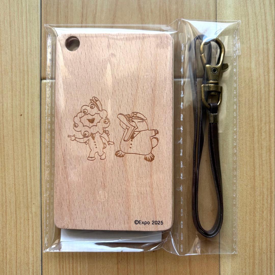 関西万博 イコちゃん×ミャクミャク 木製パスケース - メルカリ