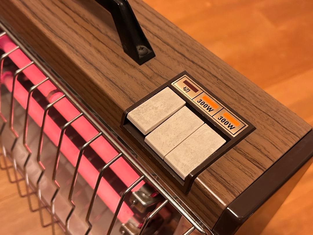 飾っても可愛い　ナショナル電気ストーブ