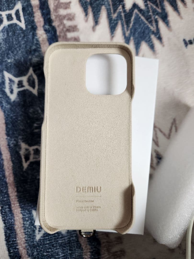 DEMIU　BALLON iPhone16ProMax