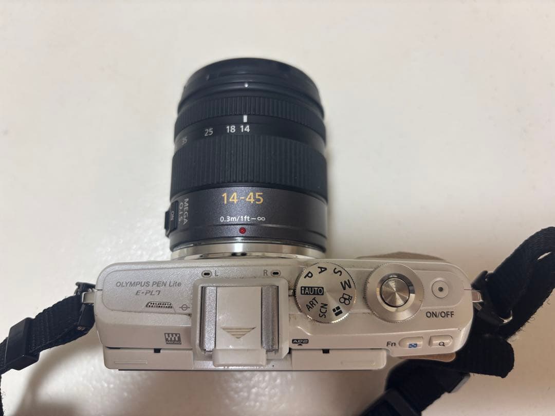 値下げ！OLIMPAS PEN Lite E-PL7 中古品　レンズLUMIX