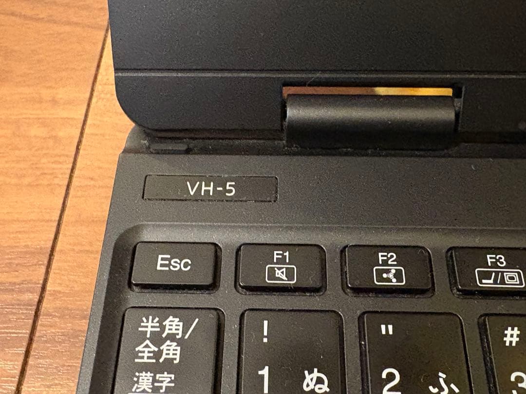 Windowsノート本体 NEC VH-5 m3-8100Y 4.1GB m.2 128GB