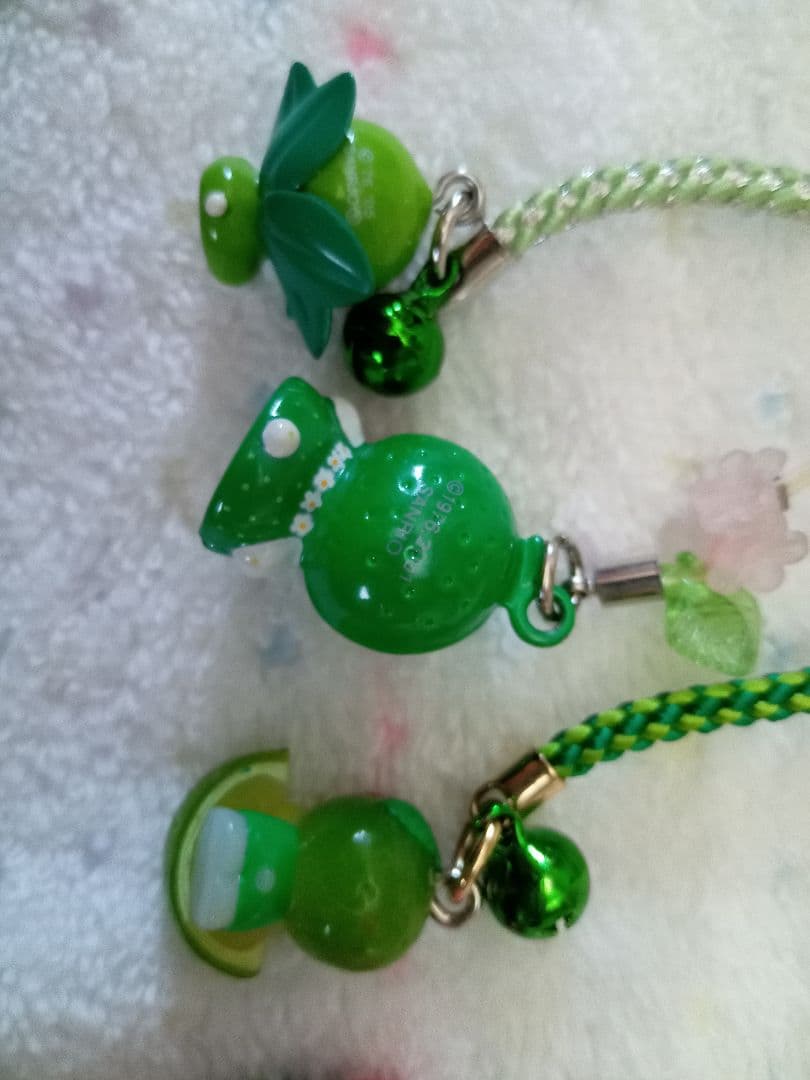 ゆうパケット】ハローキティ 根付け 緑の柑橘類 4点セット - メルカリ