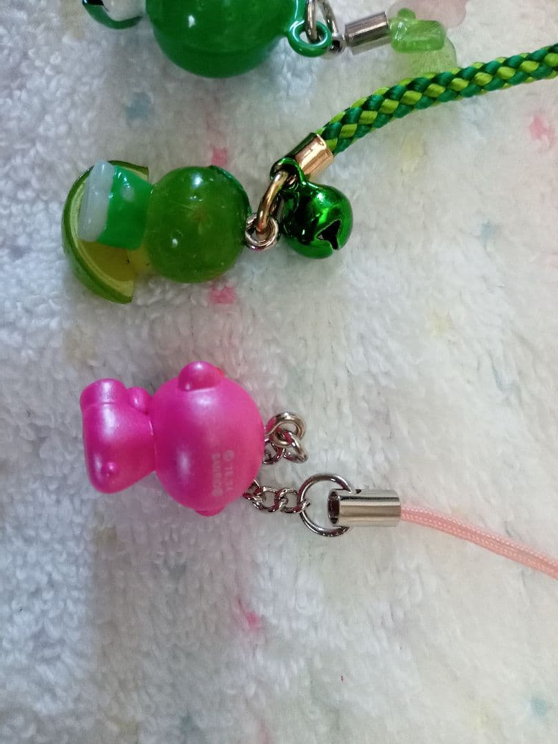 ゆうパケット】ハローキティ 根付け 緑の柑橘類 4点セット - メルカリ