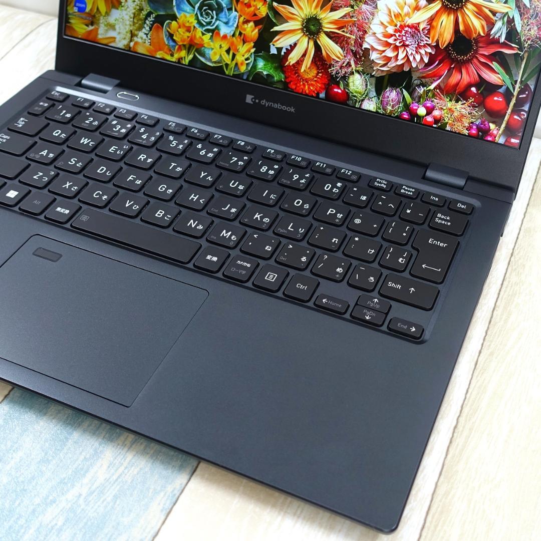 10コアCPUで最新モデルと同じデザインの超軽量バリ速モバイル✨