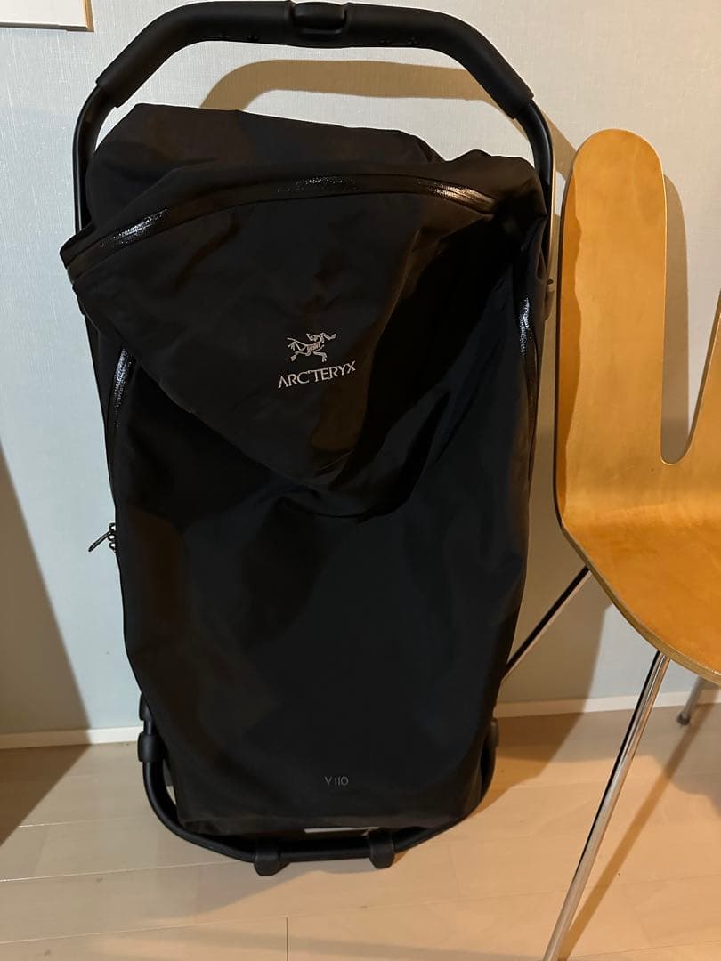 美品】ARC'TERYX ROLLING DUFFEL V110 入手困難 - メルカリ
