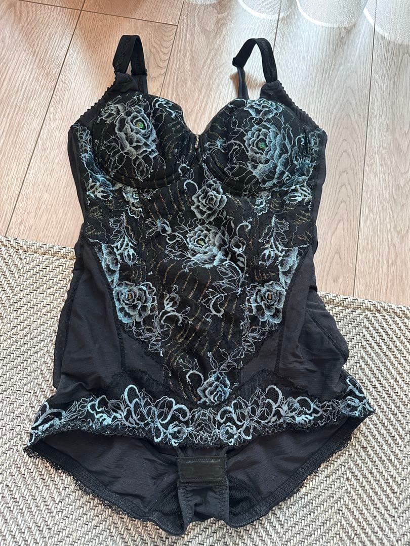 春梨花　マルコ