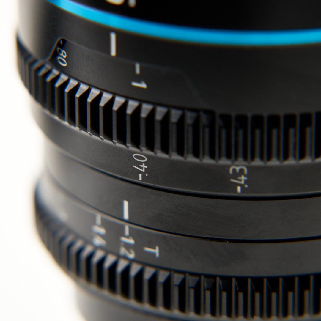 SIRUI Night Walker 35mm T1.2 S35 Eマウント