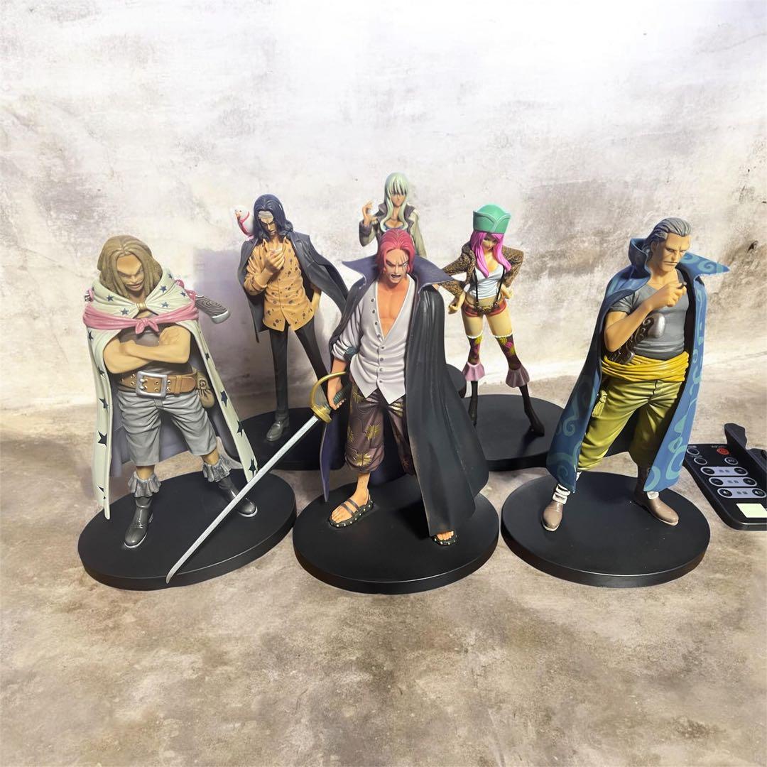 ワンピース フィギュア まとめ売り（麦わらの一味・海軍大将・赤髪海賊団 他） ワンピース フィギュア まとめ売り（麦わらの一味・海軍大将・赤髪海賊