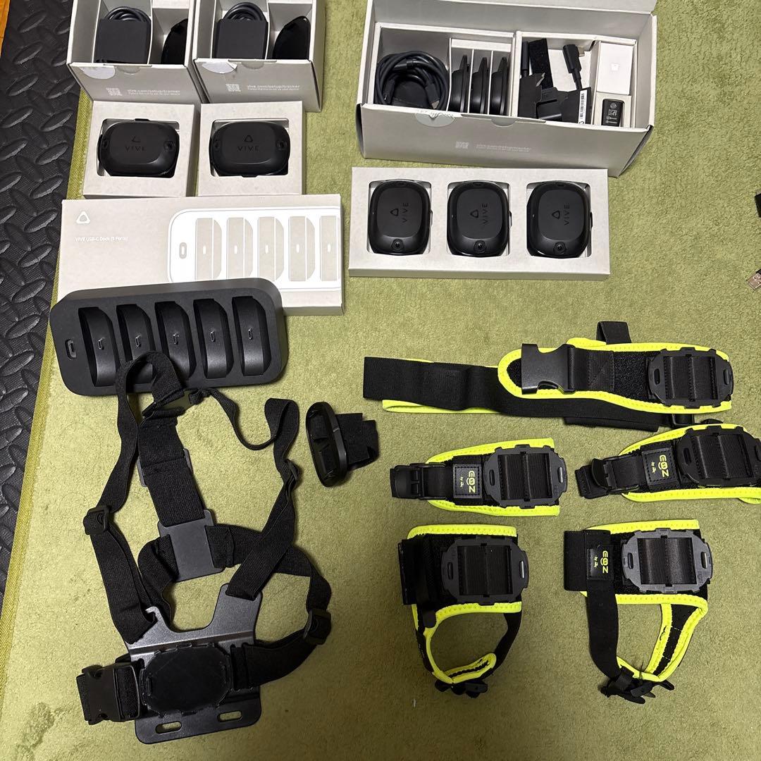VIVE Ultimate Tracker 5個＋ワイヤレスドングル+ストラップ VIVE Ultimate Tracker 5個＋ワイヤレスドングル+ストラップ