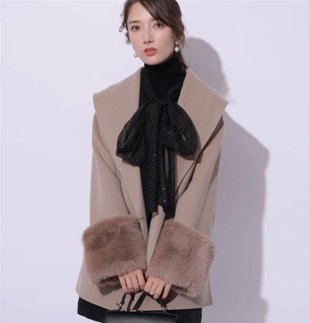 Apuweiser-richeアプワイザーリッシェ 袖ファーショートリバーコート