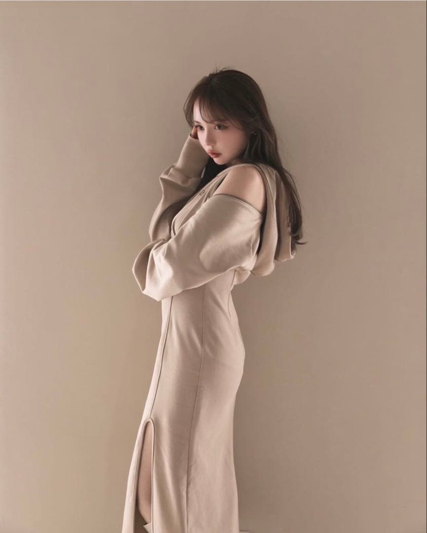 美品】AND MARY Camilla slit dress ベージュ