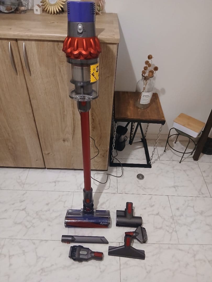 Dyson V10 SV12 レッド フェルト新品交換済み 付属品多数 動作品