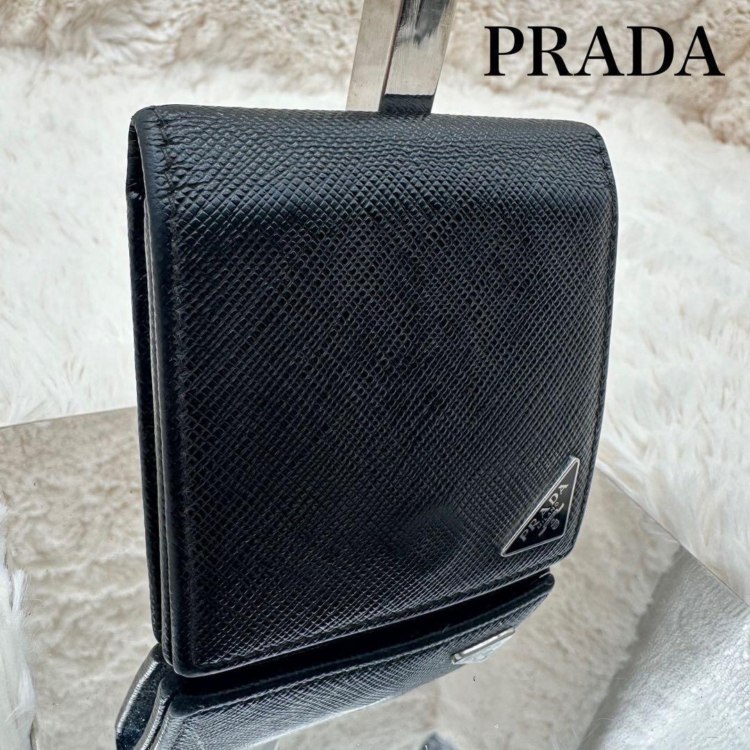✨美品✨プラダ　二つ折り財布　三角ロゴ　ケース　サフィアーノレザー　黒 PRADA（プラダ） 極 美品 三角ロゴ 金具 サフィアーノ レザー 二つ折り