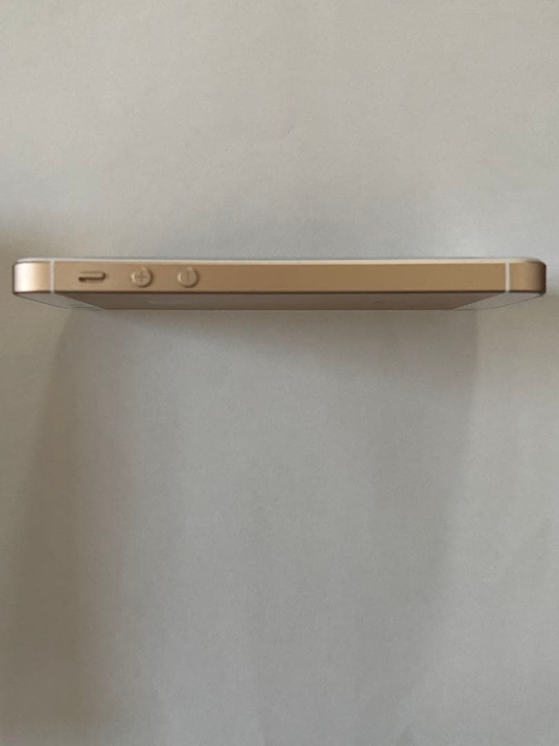 Apple iPhone SE 128GB 本体