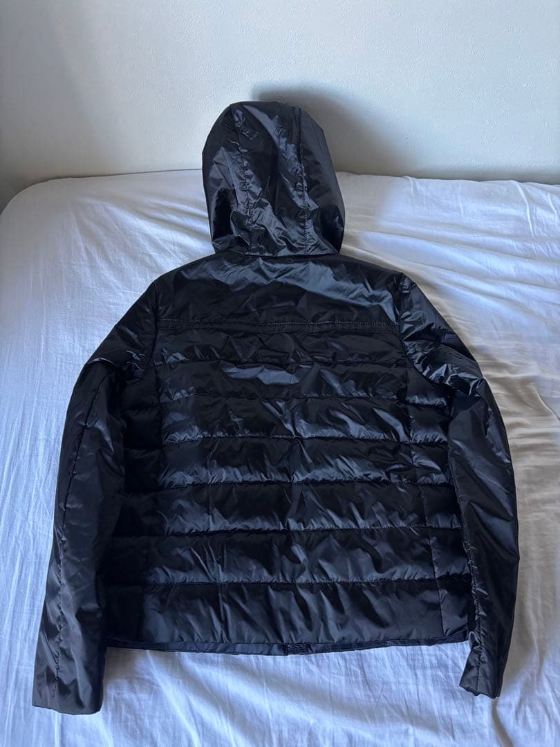 XL プラダ PRADA ライト ダウン ジャケット ブラックフード付 - メルカリ