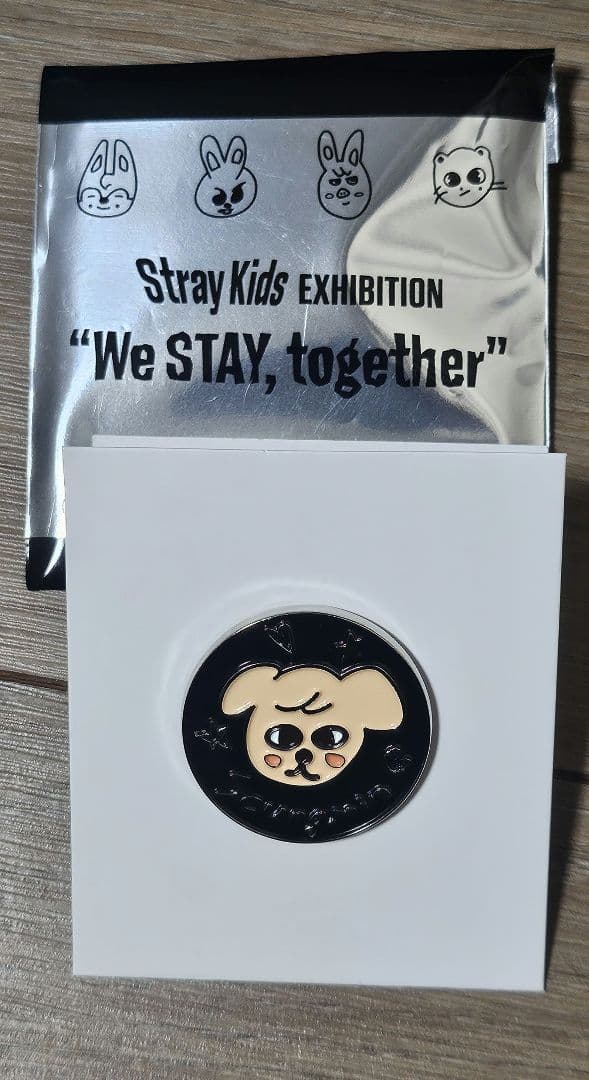 スキズ 展覧会 ランダムピンバッチ パピーム② - メルカリ