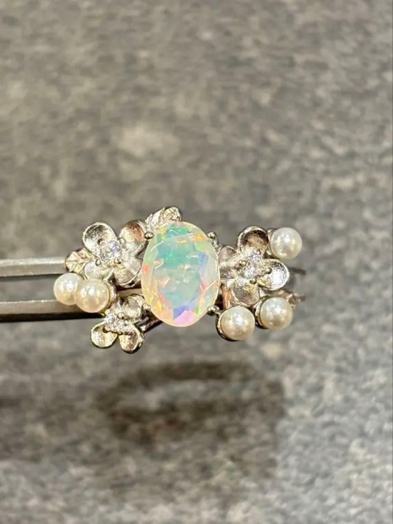 エチオピア産カットオパール×パール フラワーリング K18WGGP - メルカリ