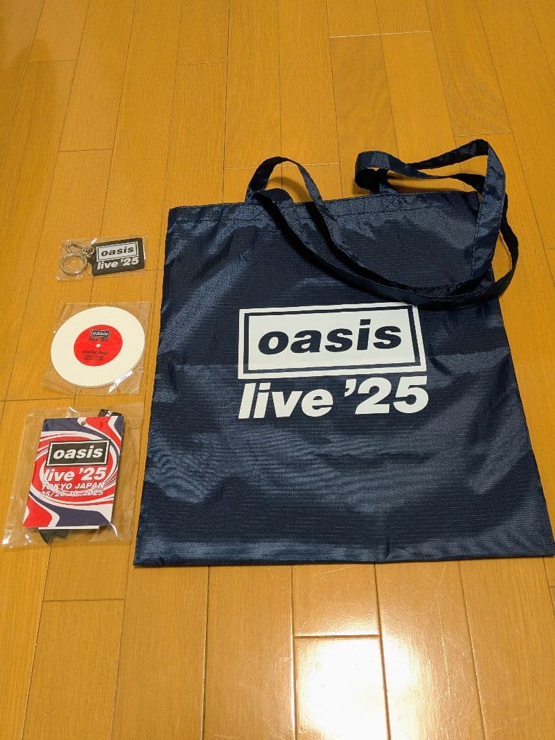 未使用】oasis live '25 VIP席限定グッズセット - メルカリ