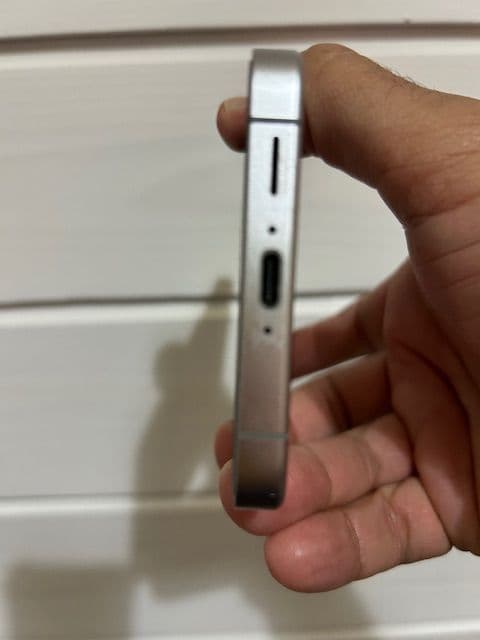 Samsung Galaxy S24 FE 本体