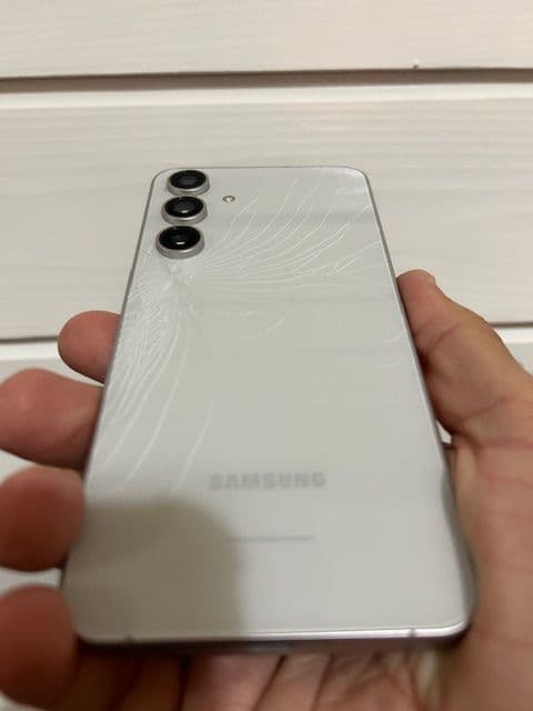 Samsung Galaxy S24 FE 本体