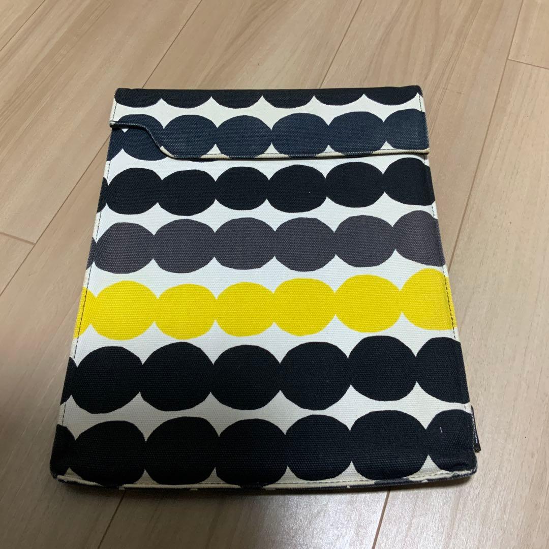 マイクロソフト　マリメッココラボのSurface用スリーブとタイプカバー 20171004111449_550_.jpg