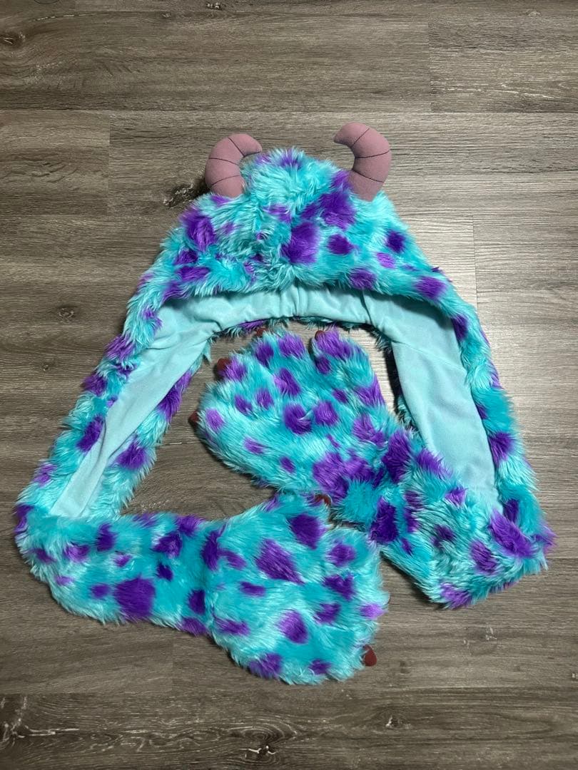 ディズニー マフラーキャップ サリー モンスターズインク - メルカリ