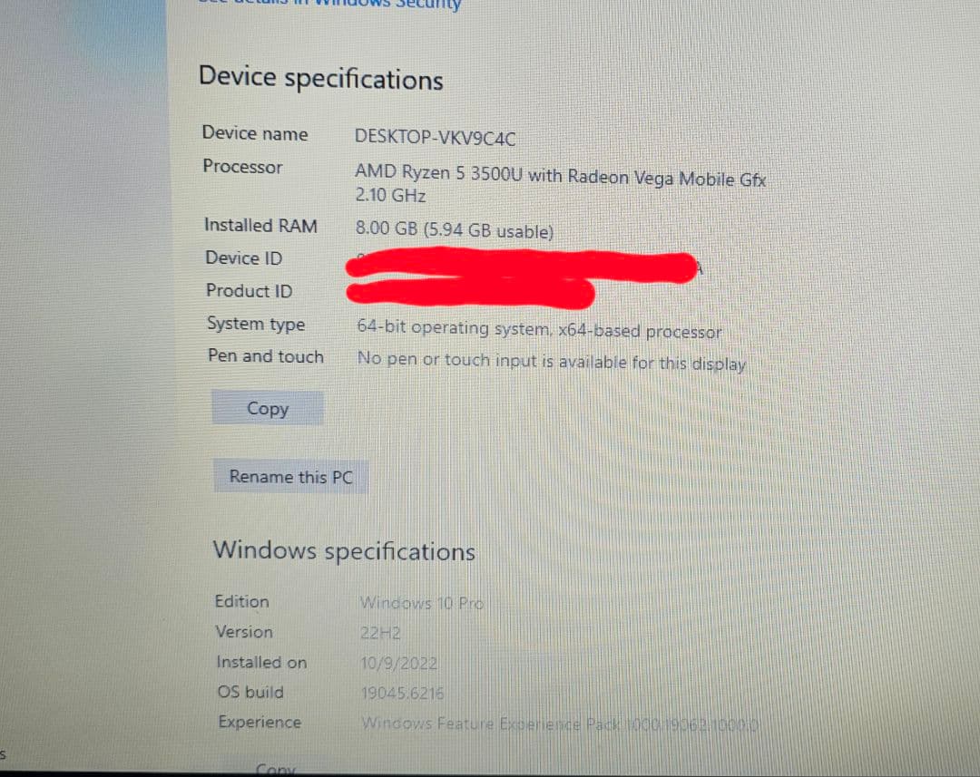 英語とロシア語のレイアウトを備えたHPグレーのラップトップ