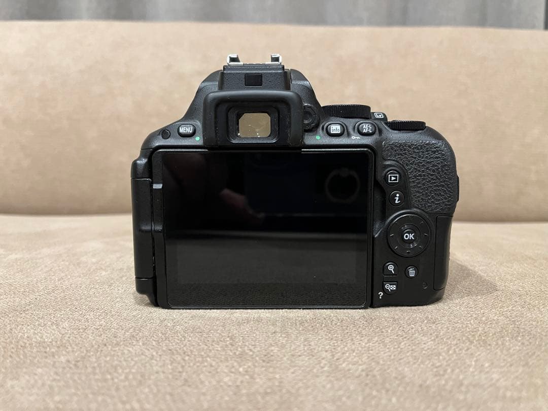 Nikon D5500 一眼レフカメラ キット(単焦点レンズ付き)