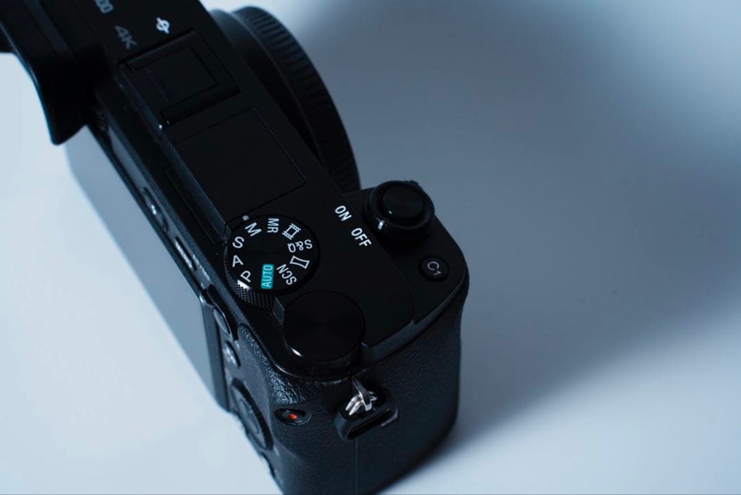 【美品】Sony α6400 ボディ+バッテリーチャージャー バッテリー3個