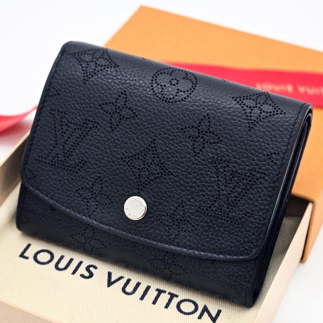 るん ルイヴィトン 財布 イリス コンパクト マヒナ ブラック A707 ポルトフォイユ・イリス コンパクト マヒナ｜ルイ・ヴィトン 公式