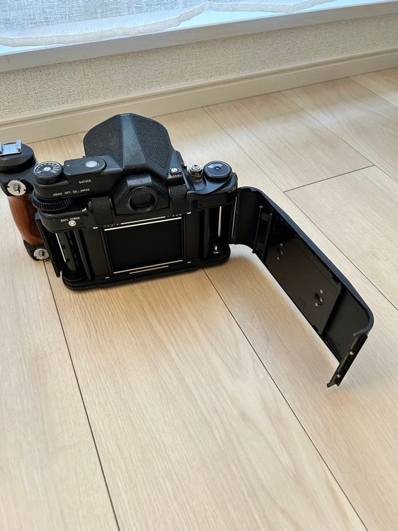 PENTAX 67 動作未確認　ジャンク品扱い　木製グリップ付き