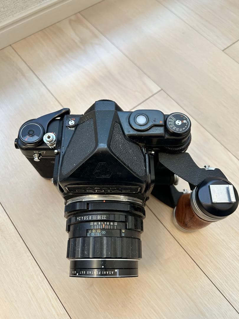 PENTAX 67 動作未確認　ジャンク品扱い　木製グリップ付き