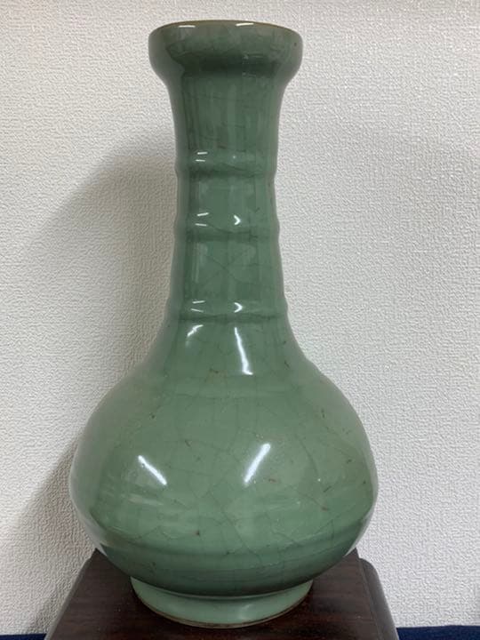 中国古美術 宋時代龍泉窯弦紋瓶，共箱： C-3-3