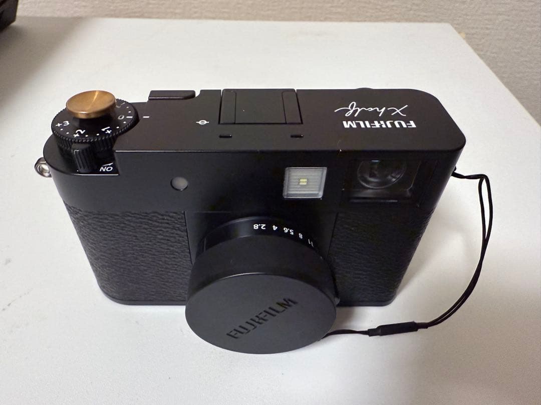 X-HF1 富士フィルムX halfブラック　アルティザンアーティストストラップ