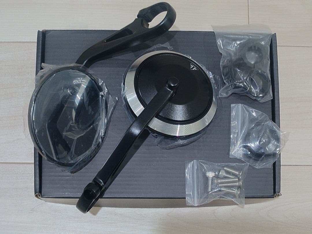 【新品 未使用】トライアンフ バーエンドミラー【送料込み】 バーエンドミラー トライアンフ TRIUMPH スピードトリプル CNCアルミ製