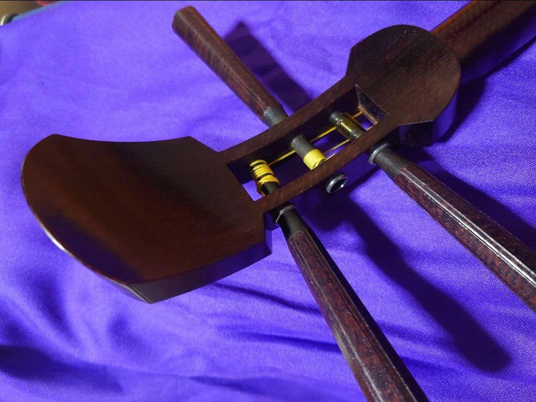 細棹三味線　棹全体に綺麗なすだれ虎斑入りハードケース付宅急便配送料¥1700込